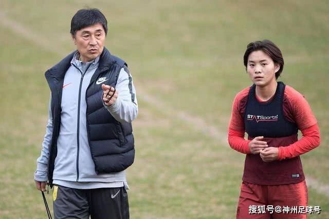 世界杯-梅西进球 阿尔瓦雷斯破门 阿根廷2-1晋级